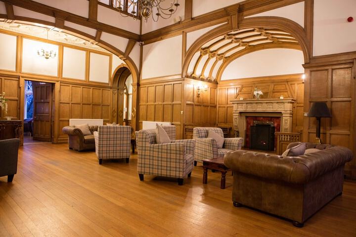 Entrance & Lobby