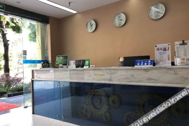 Hotel Interior 11 of 33