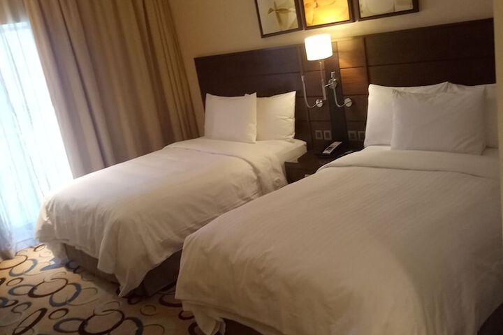 Room 9 of 50