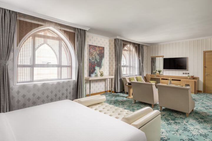 Room 10 of 44