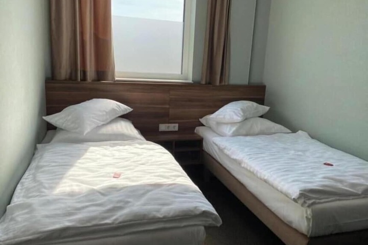 Room 9 of 19