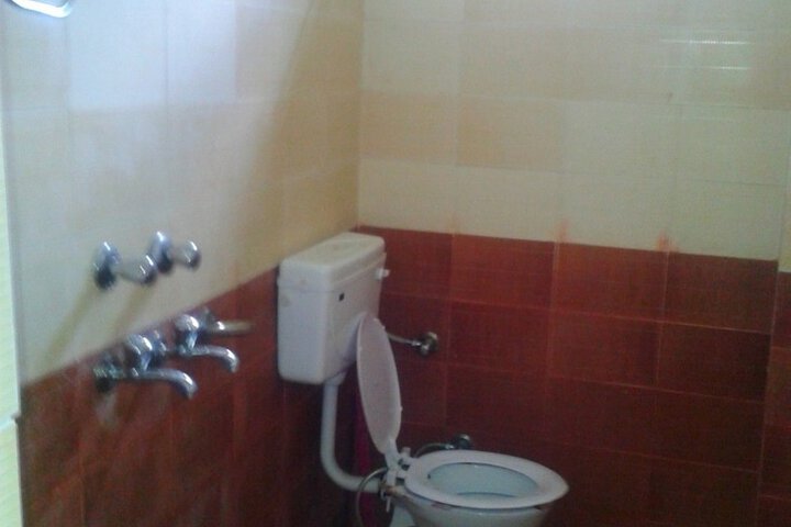 Room 9 of 15