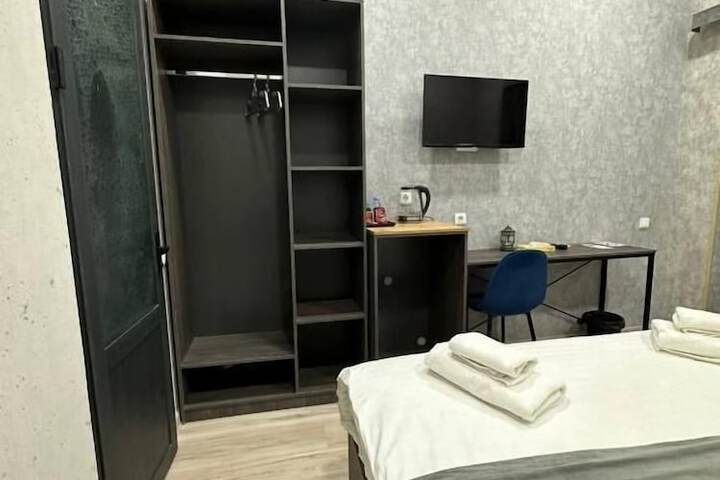 Room 5 of 22