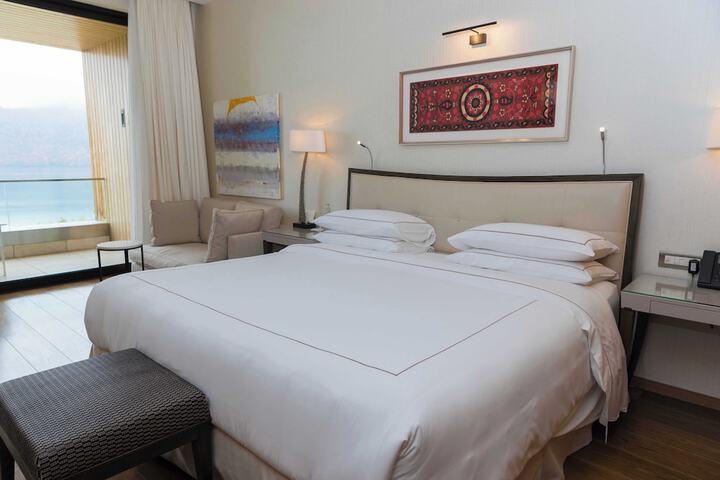Room 4 of 44
