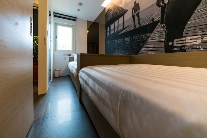 Room 7 of 36