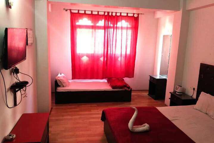 Room 2 of 29