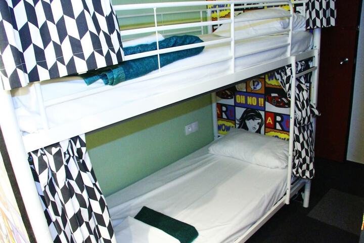 Room 4 of 36