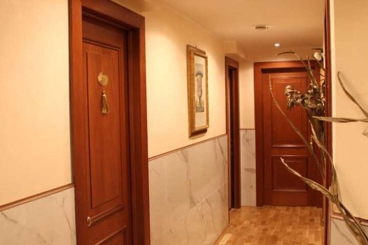 Ballroom/Hall 21 of 29