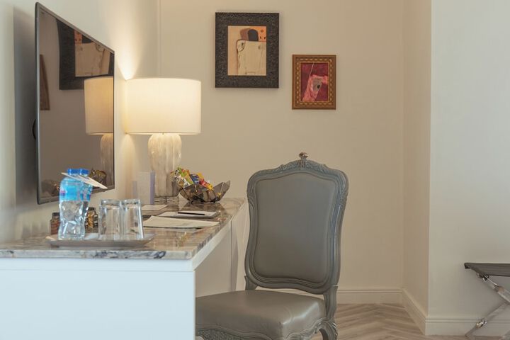 Room 18 of 50