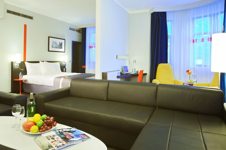 Room 15 of 140