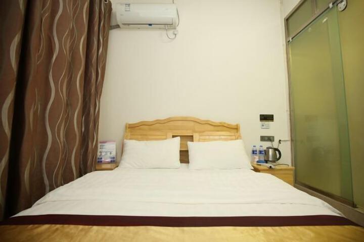 Room 80 of 142