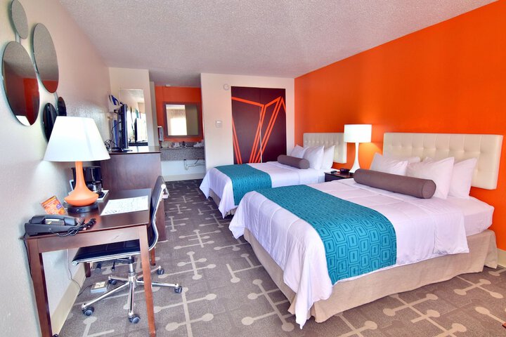 1 King Bed (6 of 15)