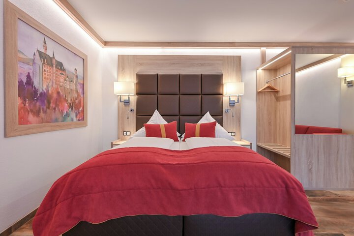 Room 33 of 74