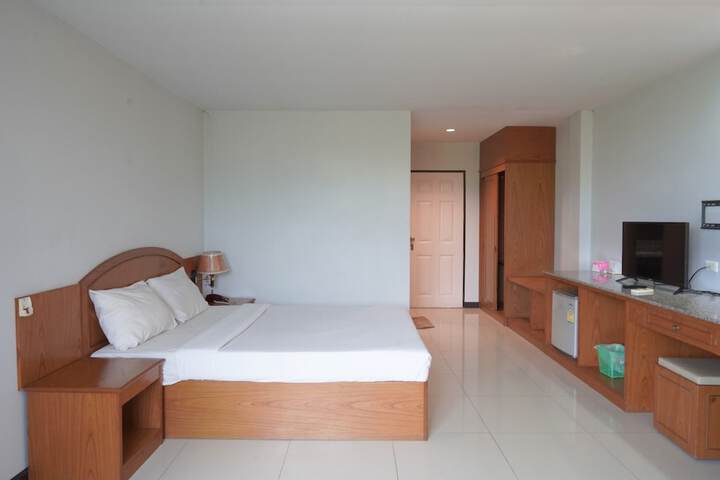 Room 9 of 15