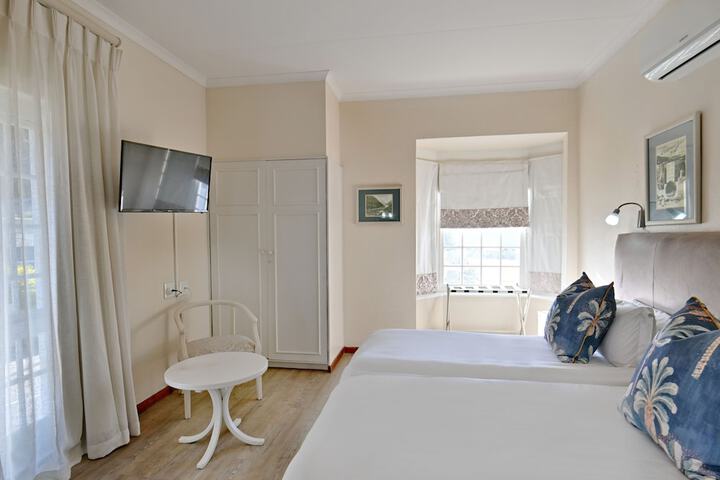 Room 64 of 199