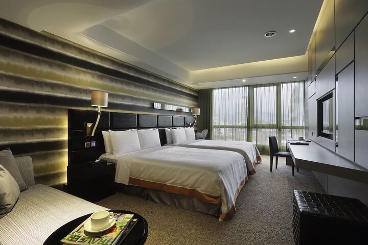 Room 6 of 38