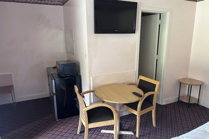 Room 5 of 31