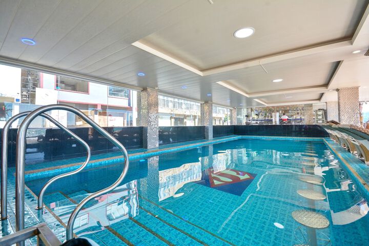 Pool 64 of 96