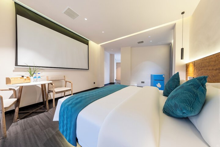 Room 49 of 77
