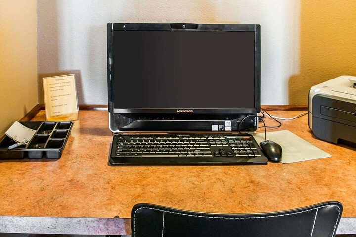 Business Center 18 of 21