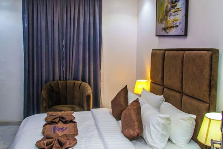 Room 28 of 65