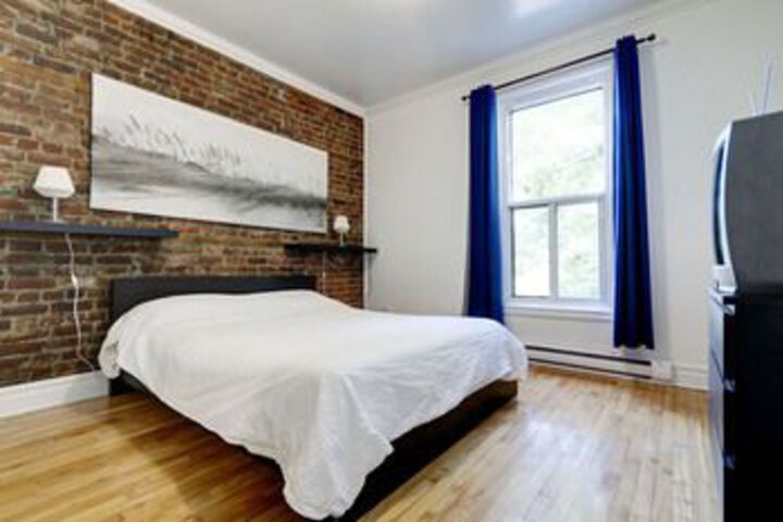 Room 11 of 30
