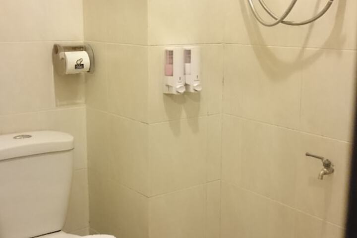 Room 26 of 37