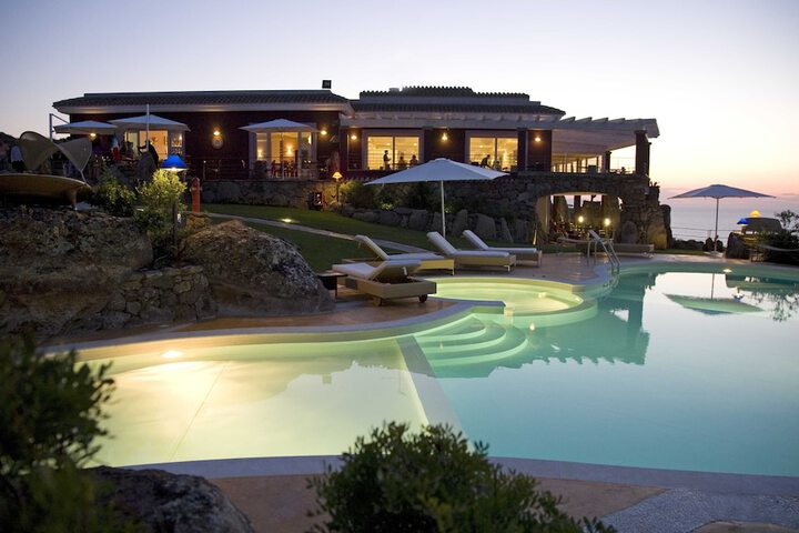 Pool 72 of 99
