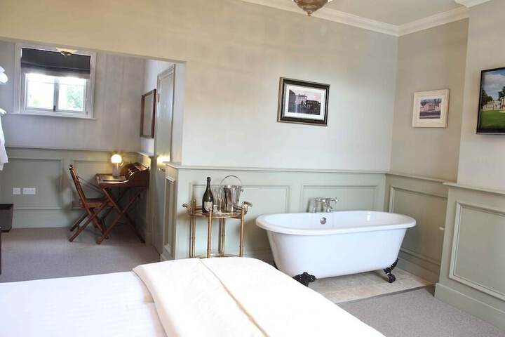 Room 5 of 26