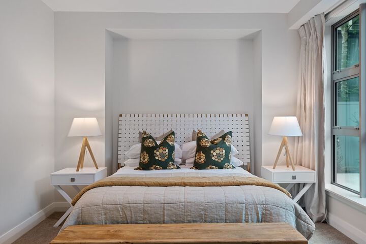 Room 5 of 79