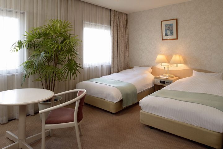 Room 4 of 27