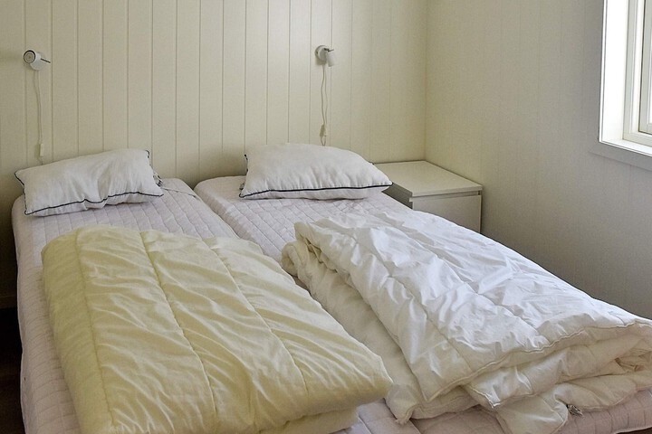 Room 2 of 79