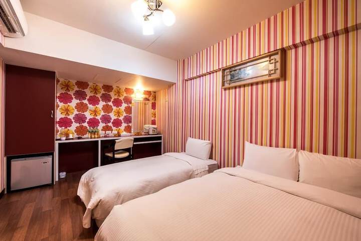 Room 19 of 28