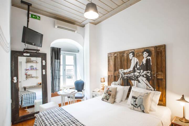 Room 22 of 111