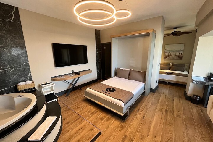 Room 26 of 75