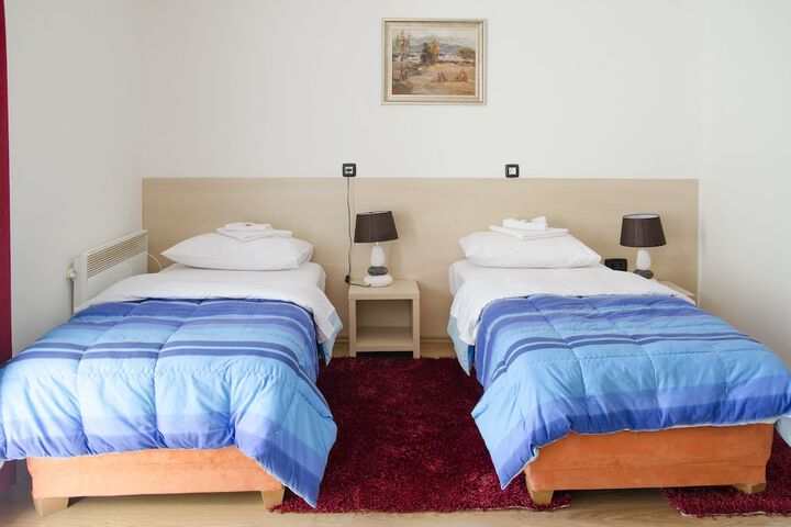 Room 2 of 18