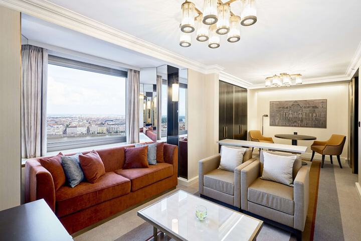 Room 40 of 80
