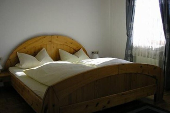 Room 4 of 26