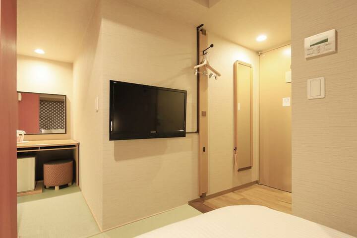 Room 13 of 57