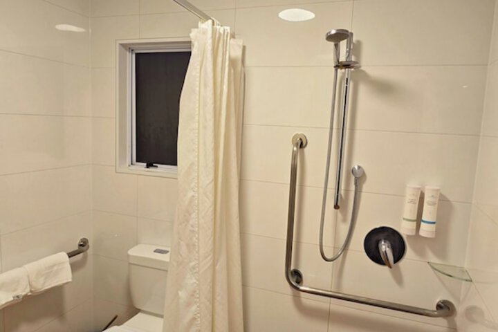 Room 132 of 175