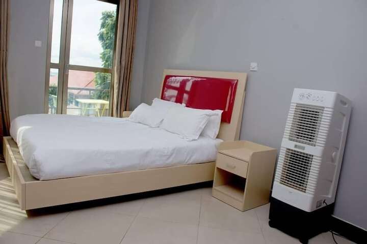 Room 5 of 25