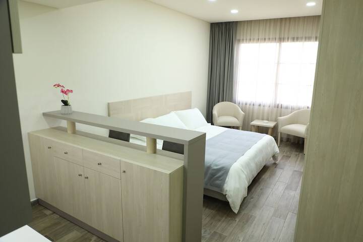 Room 13 of 36