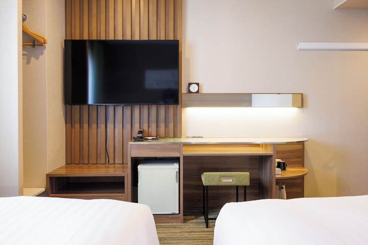 Room 15 of 29
