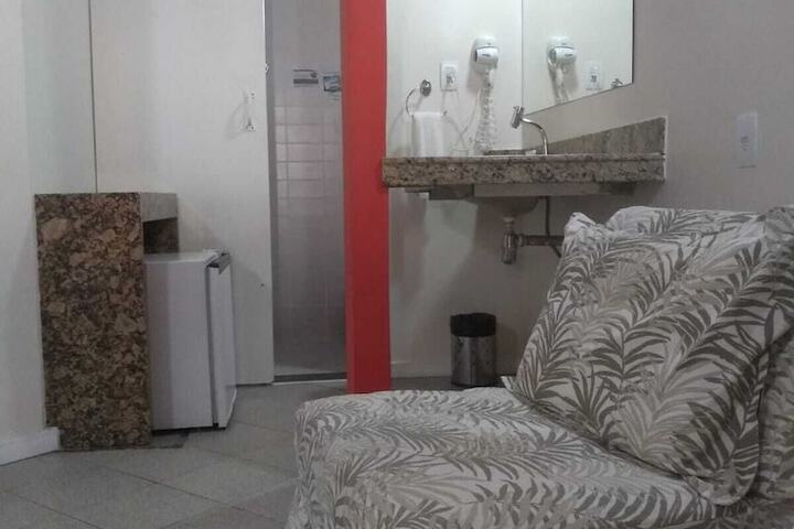 Room 28 of 87
