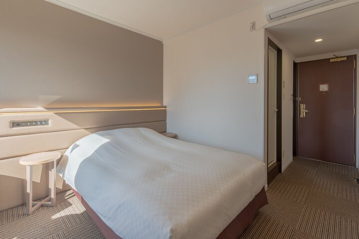 Room 17 of 44
