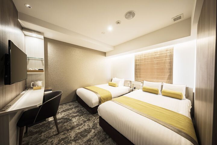 Room 12 of 87