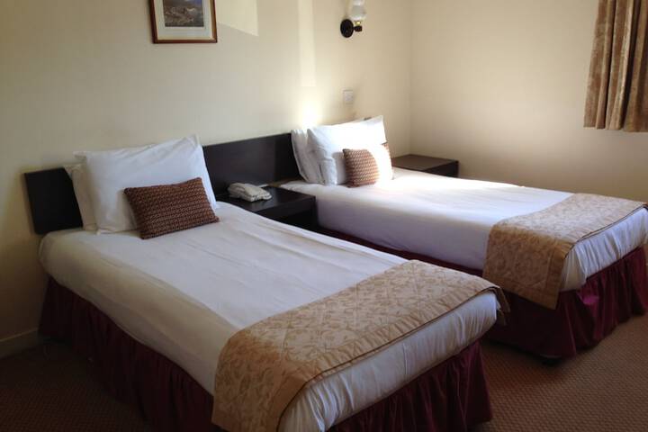 Room 4 of 41