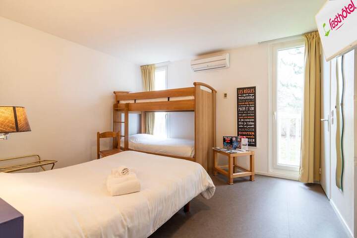 Room 28 of 63