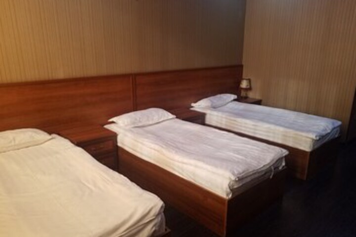 Room 11 of 19