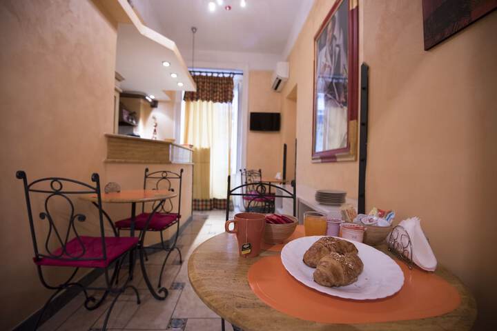 Breakfast area